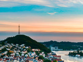 Fargerik himmel over Varberg