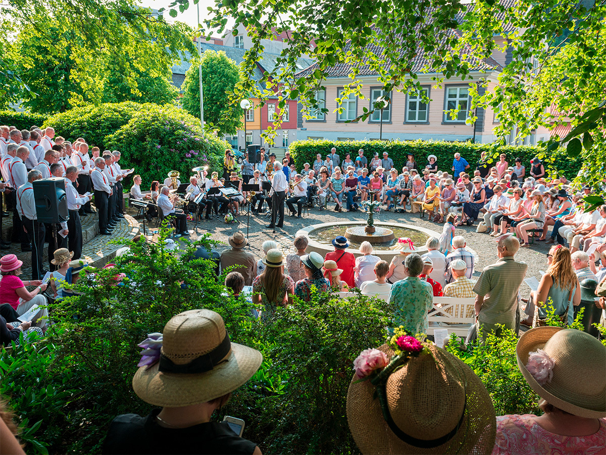 Egersund visefestival i parken
