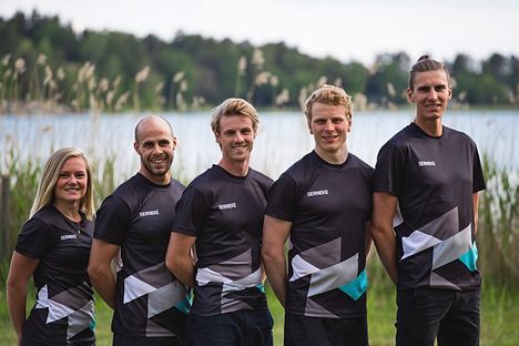 Team Sernekes laguppställning inför säsongen 2018-2019. Fr.v. Julia Angelsiöö, Vasaloppstvåan Bob Impola, Ludwig Tärning, Anders Mölmen Höst och Pontus Nordström FOTO: Team Serneke. Team Sernekes laguppställning inför säsongen 2018-2019. Fr.v. Julia Angelsiöö, Vasaloppstvåan Bob Impola, Ludwig Tärning, Anders Mölmen Höst och Pontus Nordström FOTO: Team Serneke.