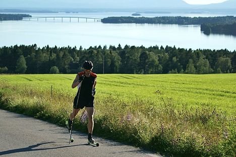 Jerry Ahrlin drar igång en ny säsong med Team XC Gold. Teamet ger nycklar för motionären att utvecklas. Jerry Ahrlin drar igång en ny säsong med Team XC Gold. Teamet ger nycklar för motionären att utvecklas.