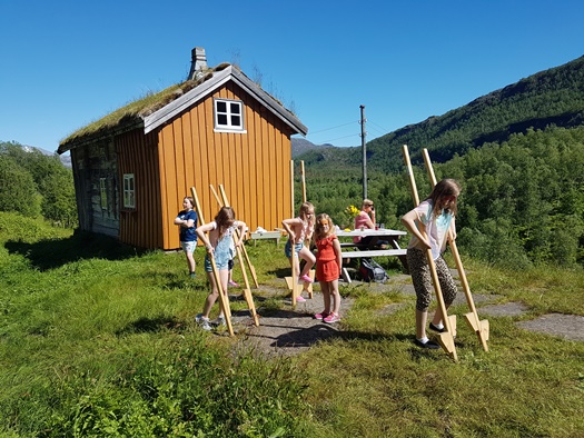 Familiedag med stylter