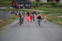 Barneløp, sykkelløp og bading