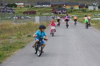 Barneløp, sykkelløp og bading