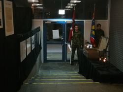 Vår utstilling med militær æresvakt. Vår utstilling med militær æresvakt.