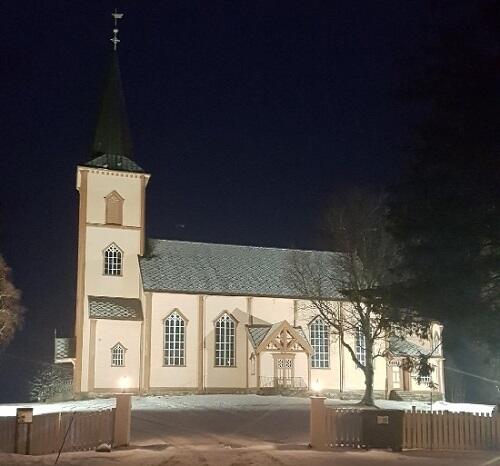 Røsvik kirke lyssatt
