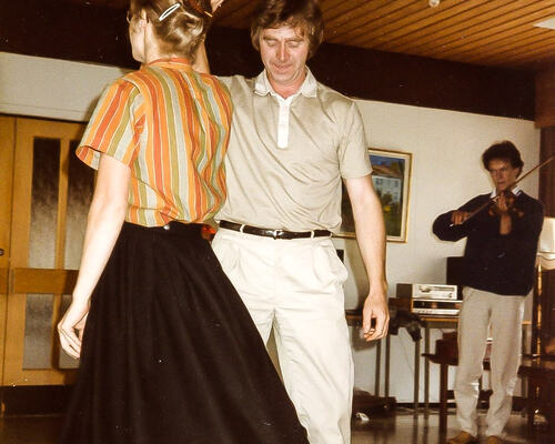 Hilde og Sigmund dansar springar Mo 1984-2