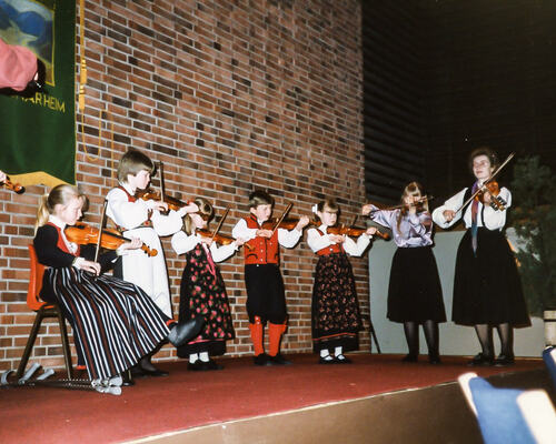 Juniorane i Indre Sunnfjord leikfest 1987 foto 2-2