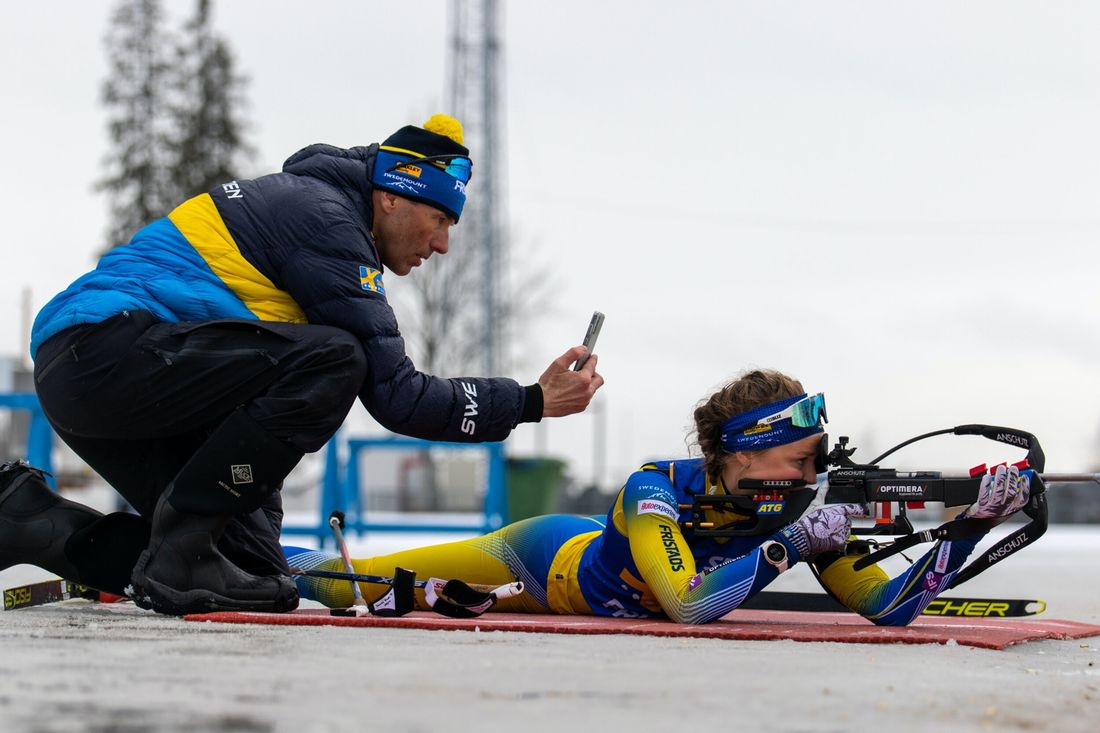 Stina Nilsson är tillbaka i träning efter sin ljumskskada meddelar hennes skyttetränare Jean-Marc Chabloz. FOTO: Håkan Blidberg/Svenska skidskytteförbundet.