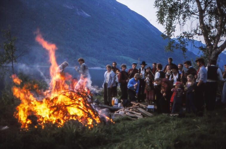 Feiring av ferdig innspelt plate nr 1, Sandalen på sørsida av Jølstravatnet, sommaren 1984-1
