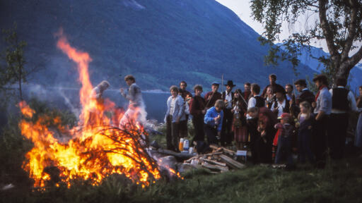 Feiring av ferdig innspelt plate nr 1, Sandalen på sørsida av Jølstravatnet, sommaren 1984-1