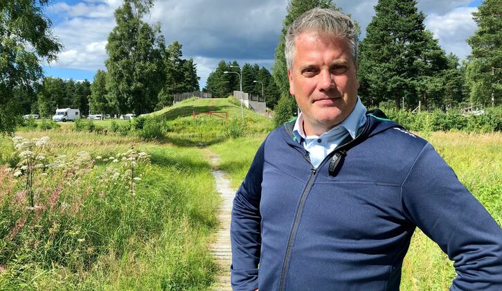 Johan Eriksson med Auklandbron i bakgrunden. FOTO: Vasaloppet/Alexander Winther. Johan Eriksson med Auklandbron i bakgrunden. FOTO: Vasaloppet/Alexander Winther.