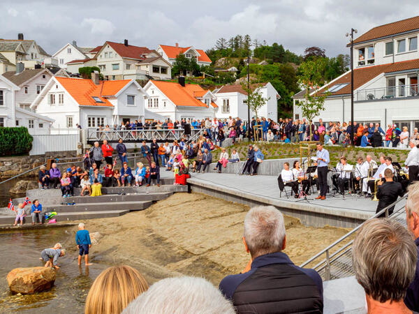 Åpning av ny elvepark i Egersund sentrum, en del av våre flomsikringstiltak. Åpning av ny elvepark i Egersund sentrum, en del av våre flomsikringstiltak.
