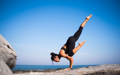 yoga Bilete er tatt av StockSnap frå Pixabay