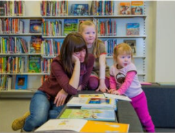 Familiestund på biblioteket