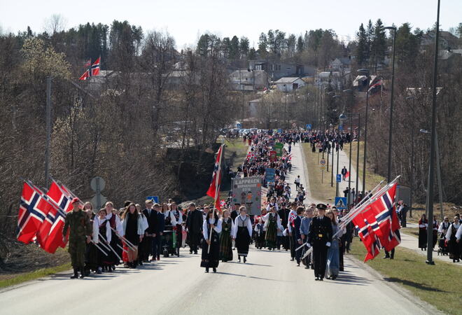 17. mai tog i Bardu