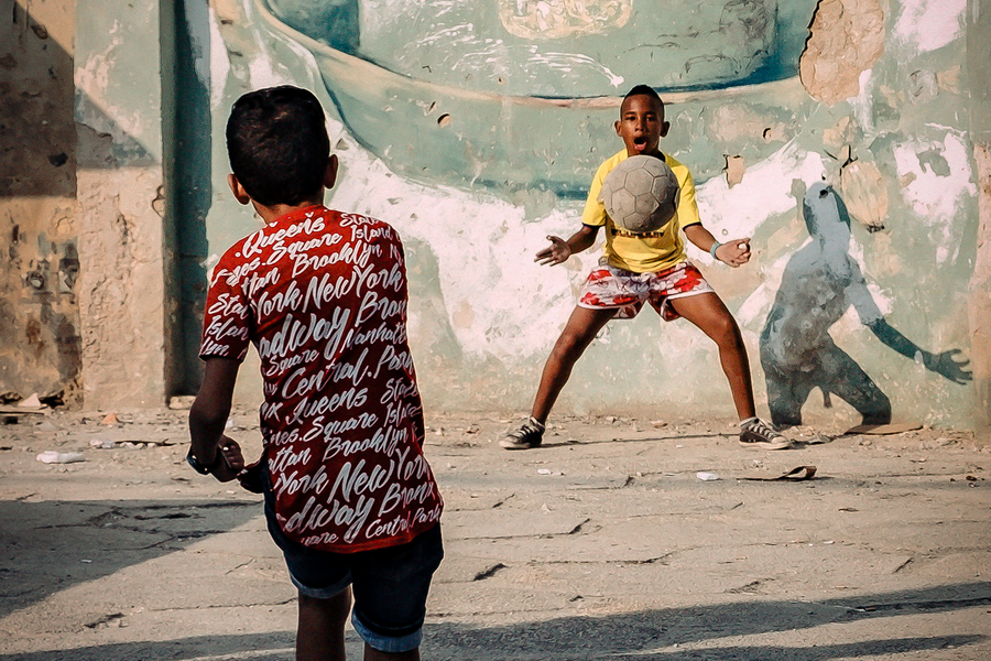 Street-Football-by-Andreas-Bauer-CEWE-Photo-Award-Category-winner-Sports