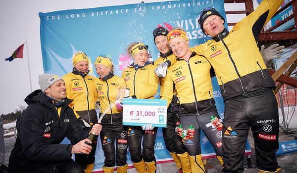 Team Ramudden blev totalvinnare i Visma Ski Classics lagtävling förra vintern. Nu jagas de av Lager 157 Ski Team och övriga lag när säsong XII startar i Orsa Grönklitt. FOTO: Visma Ski Classics/Magnus Östh.