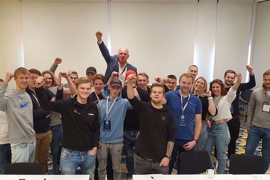 En entusiastisk gjeng med lærlinger fra medlemsbedriftene til VVS Norge var nylig samlet til treff. 