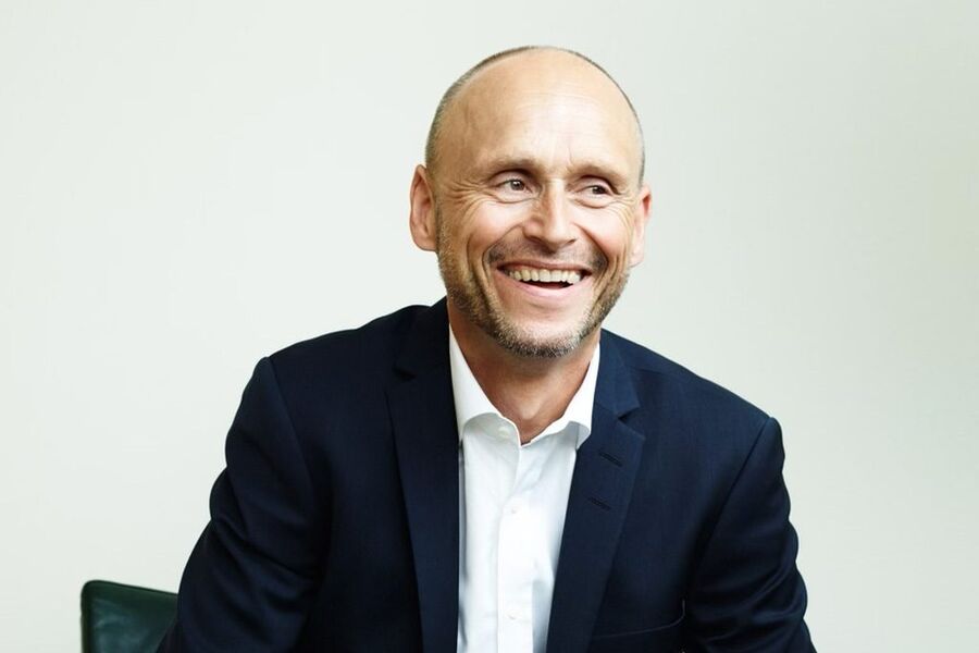 I sommer kunngjorde Ahlsell at utslippene på varetransport ut til kundene skal kuttes med 70 % innen utgangen av året  og at tilnærmet alt skal kuttes innen 2023.  At vi er villige til å investere i et miljøvennlig alternativ for våre kunder, viser at vi tar vårt ansvar for et mer bærekraftig samfunn, sier administrerende direktør Rune Flengsrud. 