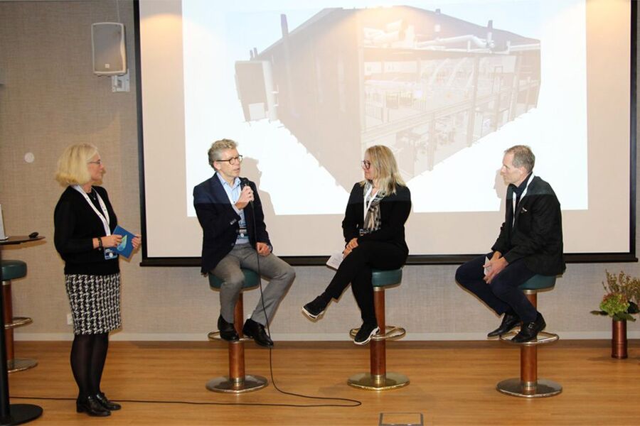 Tore Bakke, (adm. dir. Bravida), Jorunn Løyning (adm. dir. Allier Gruppen) og Eirik André Gjelsvik (adm. dir. Backe) i paneldebatt moderert av administrerende direktør i RørNorge, Marianne W. Røiseland (t.v.).