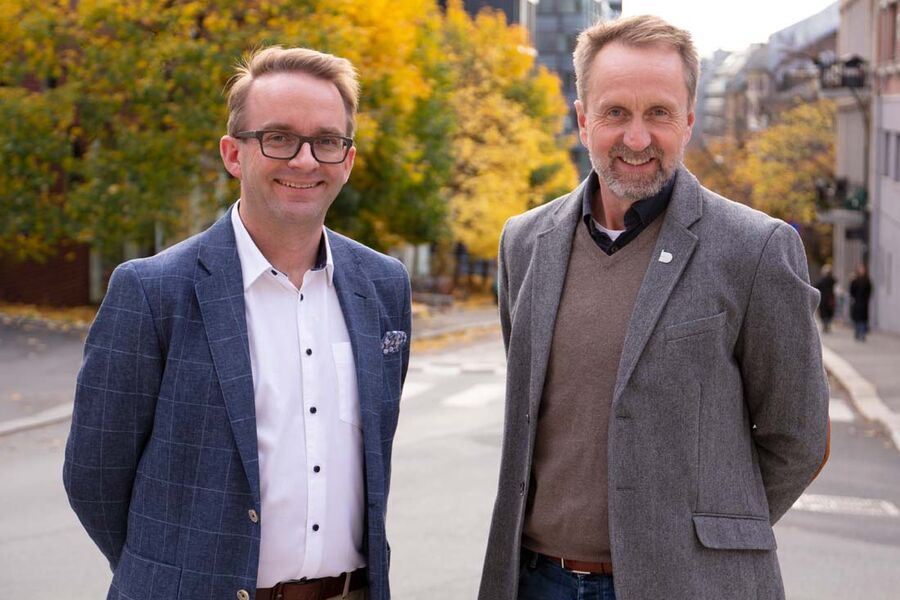 Bilde: Martin Bondkall (t.v) er ansatt i Byggtjeneste, her sammen med Øyvind Skarholt, adm. dir i Byggtjeneste.