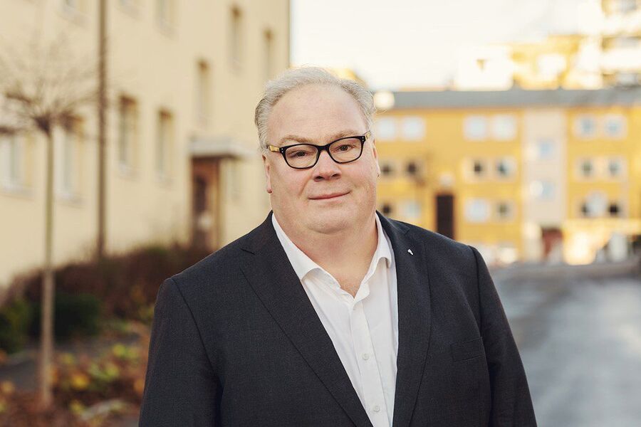 Bård Folke Fredriksen, administrerende direktør i NBBL, ber politikerne komme på banen. Foto: Nadia Frantsen