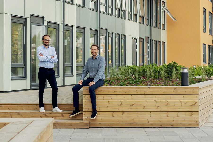 Prosjektleder Ørjan Hurv (t.v.) og daglig leder Ingemund Skålnes i OBOS Living Lab på Vollebekk i Oslo. Foto: Nadia Frantsen