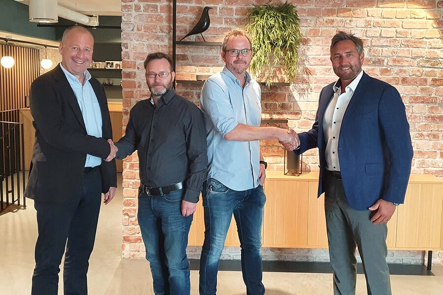 Her ser vi representanter fra Klimateknikk Oslo og Instalco, etter avtale inngåelsen. 