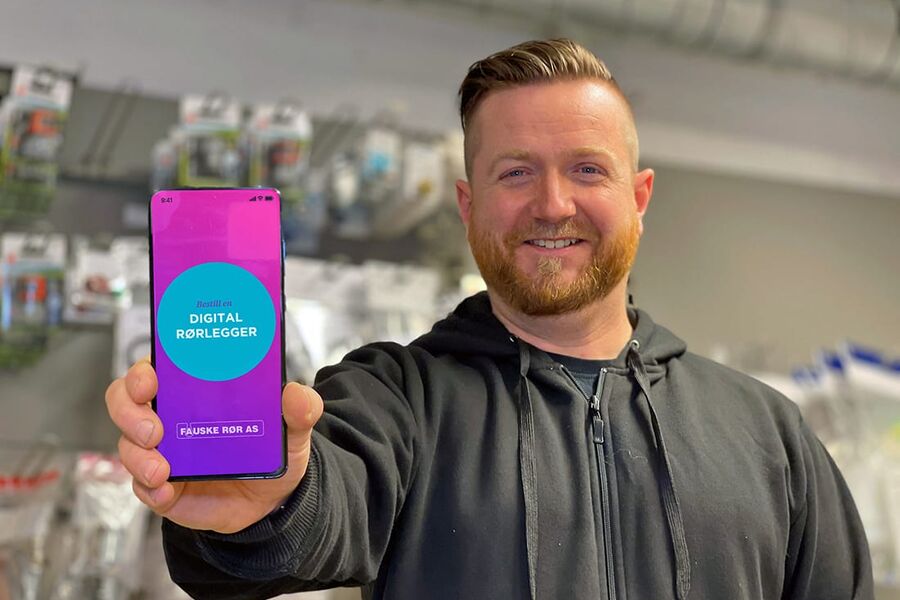 Fauske Rør AS lanserer digital rørlegger. - Nå kan vi også hjelpe kundene våre
enkelt og effektivt med mobilen og apper som er lett tilgjengelig for alle, sier
Tommy Mosti.
