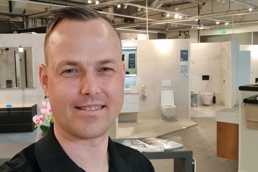 Daglig leder Ronny Johnsen kan glede seg over at satsingen på en ny stor butikk på Årnes har vært vellykket. - Det var jo ikke det mest gunstige tidspunktet å satse på når pandemien slo til, men det har heldigvis gått bra, og vi er fornøyd med responsen og utviklingen så langt.  