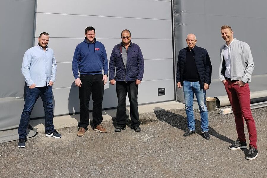 Fra venstre: Fredrik Grimeland, VVS Comfort, Christian Grimeland, VVS Comfort, Gunnar Grimeland, VVS Comfort, Rolf Tveter, VVS Norge  Direktør Fag & rekruttering), Erlend Berg, VVS Norge  adm.direktør VVS Norge Prosjekt)