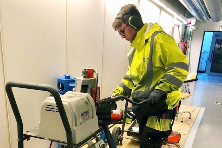 Lærling Adrian Halle i Teknisk Bureau.