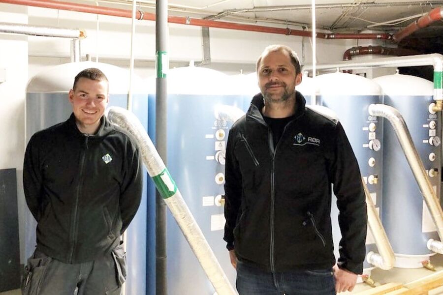 Lærling Jørgen Christiansen og lærlingeansvarlig Trond Kimo i GK Rør Trøndelag synes det er veldig moro at bedriften er nominert som Årets Lærebedrift 2021. Foto: GK