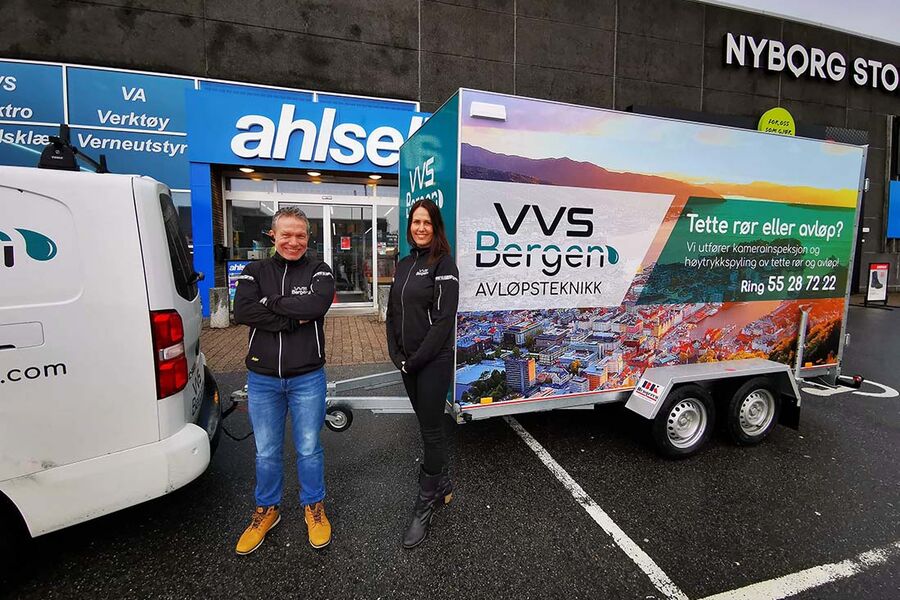 Daglig leder Trond Eriksen og økonomi- og administrativ leder Hilde Sunde Mjelstad kan se tilbake på en utrolig «reise» siden oppstarten av VVS Bergen høsten 2018. Selskapet har vokst til 13 ansatte og omsatte for 26 millioner kroner i fjor.  Vi er heldig som har mange dyktige ansatte med oss, sier de til VVSforum. 
