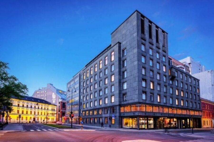 Kristian Augusts gate 23 i Oslo er et kjent bygg fra 1951 som nå skal oppgraderes med smarte funksjoner. Foto: Höegh Eiendom