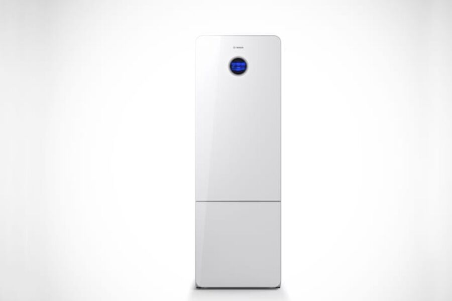 Nytt design i glass eller metall - Frontpanelet kan velges med stilig design i hvitt glass eller hvitt metall. Foto Robert Bosch AS, Termoteknikk?