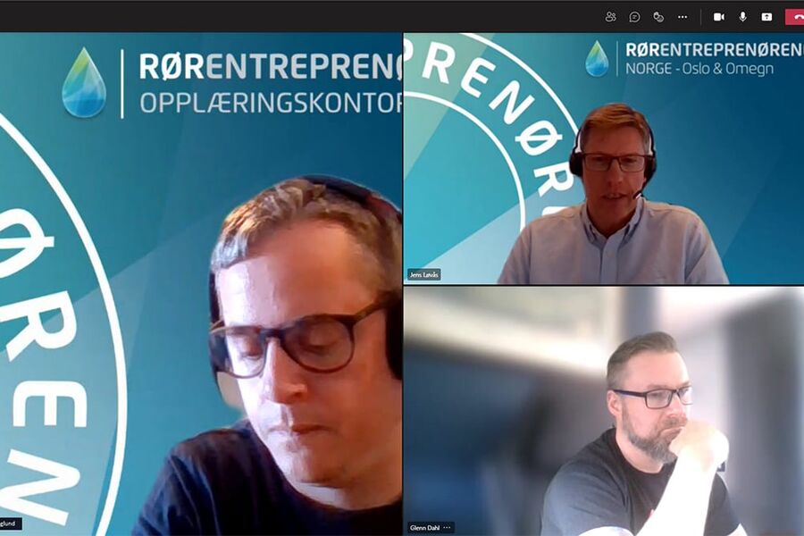 Lærer Jens Høglund og lærerkollega Glenn Dahl ved opplæringskontoret for Oslo og omegn tyr nå til Teams for å øke kontakten med lærlingene. Leder for opplæringskontoret, Jens Løvås, sier at  teamsundervisning ikke er ideelt, men det er et godt supplement til ifag og e-læring.