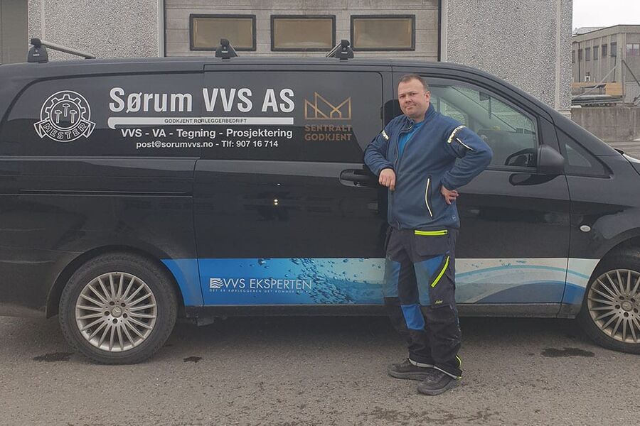 Andreas Sørum i Sørum VVS, forteller at de blir mer og mer innvolvert i VA- prosjekter, hvor man har jobben på VVS fra før. - Vi ønsker å tilby flere tjenester, og ser at VA er område vi kan vokse på i tillegg til VVS, sier Andreas Sørum. 