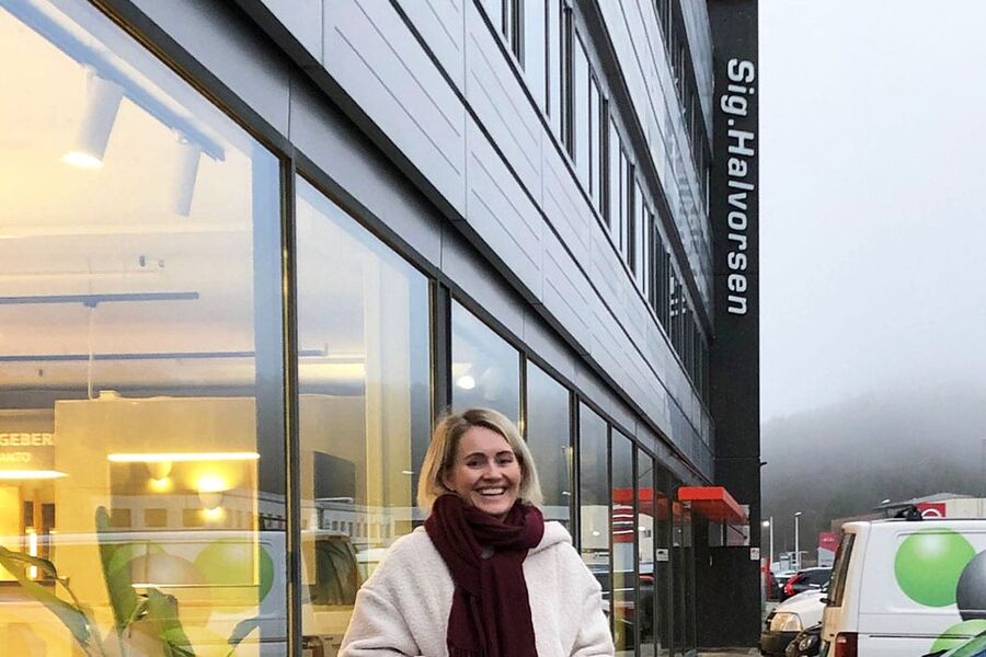 Vannskader og vannskadesikring er et stadig tilbakevendende tema i byggebransjen, og mange har ulike meninger og oppfatninger om årsakssammenhenger. Prosjekteringsleder Inger Halvorsen hos Sig. Halvorsen mener ansvaret må beskrives bedre for at situasjonen skal bedres.