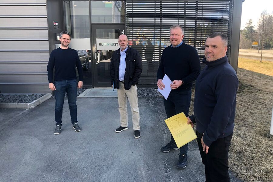 Instalcoselskapet Haug og Ruud VVS AS i samspillsprosjekt med totalentreprenør er Betonmast Innlandet med Lillehammer kommune som byggherre. På bildet ser vi fra venstre,  

Børge Taraldsen, Betonmast, Odd Haugen, Haug og Ruud VVS, Kjetil Nyhus Betonmast,

og Sigbjørn Dalseghagen, Haug og Ruud VVS.