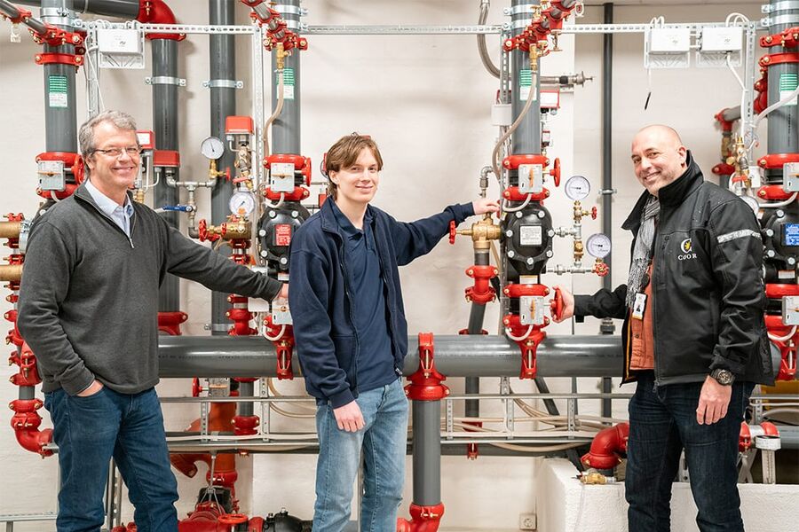 Anders Sandmæl - Daglig leder og Ole Tettenborn - Sprinklerkontrollør under opplæring fra Dokumentert AS, Thomas Lind - Teknisk sjef i Coor Service Management AS