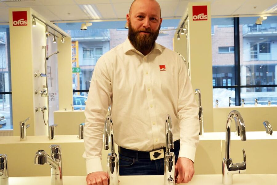 Kim  Haugom, salgssjef prosjekt hos Oras Armatur kan melde om et svært godt 2020 for berøringsfrie kraner. Han kan love mange nyheter i løpet av neste år, hvor design har fått et betydelig fokus.  Ellers jobber vi målrettet mot kommende utbygginger av sykehus og helseinstitusjoner.  Det skal investeres 50 milliarder kroner i helsesektoren de neste fem årene, der vil vi gjerne være med mest mulig, sier han. 