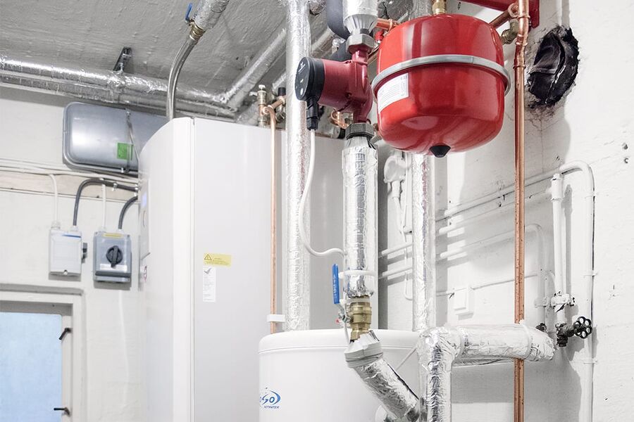 Luft-vann-varmepumpe.Foto. Enova