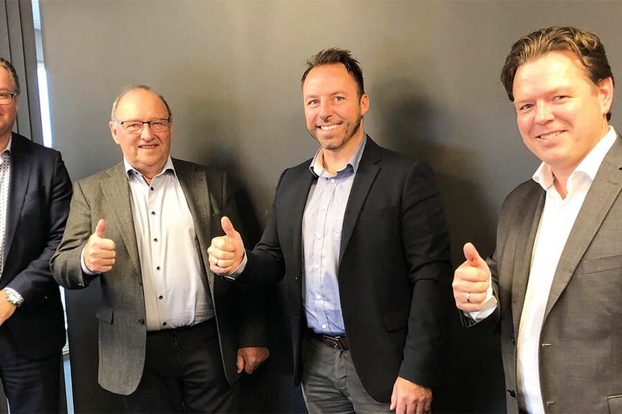 Avtalesignering: Mikael Falk (Ahlsell), Øystein Weel (gründer Weels), Anders Weels (daglig leder Weels) og Lars Erik Finne (Ahlsell).