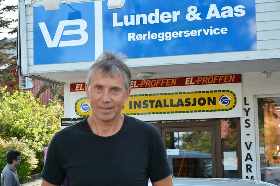 Daglig leder i VB - bedriften Lunder & Aas på Jessheim, har lang fartstid i bransjen, og er opptatt av at rørleggerfaget må få en mer tydelig rolle i inn mot prosjekt- og forbrukermarkedet. Faget må verdsettes mer, og det må rørleggerne selv ta ansvar for. 