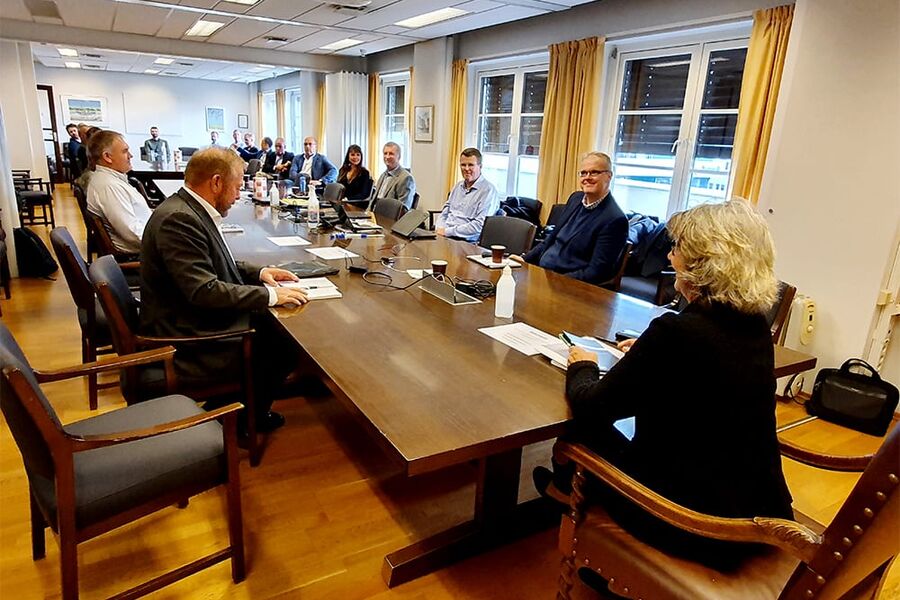 Meklingen mellom El og It, og Nelfoer i gang. Partene prøver å lande Lok -avtalen. Foto: Leif Martin Kirknes/Nettverk