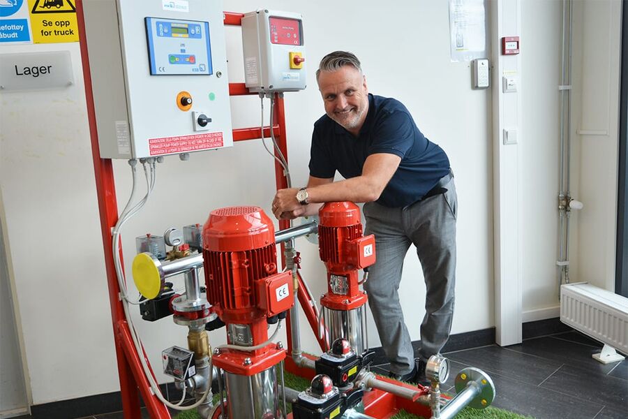 KSB Norge har blitt en betydelig aktør innen sprinkler- og brannvannsanlegg.  Vi følger gjerne kunden gjennom hele prosessen med vår kompetanse, og sikre et godt anlegg for sluttbruker. På den måten utgjør vi en merverdi og trygghet i hele næringskjeden, sier selskapets plassjef Morten Merli.