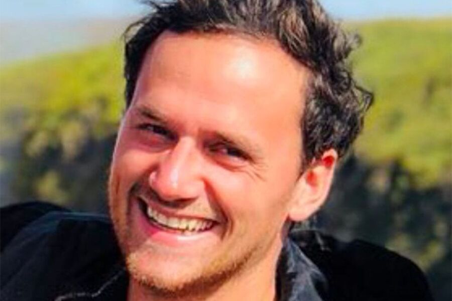 Edwin Larsen som til daglig jobber hos Slettedal VVS AS, i Tønsberg og Vestfold, leder blant rørleggerkandidatene i finalen, og ligger per nå på tredje plass totalt i kåringen av Norges Hyggeligste Håndverker 2020. 