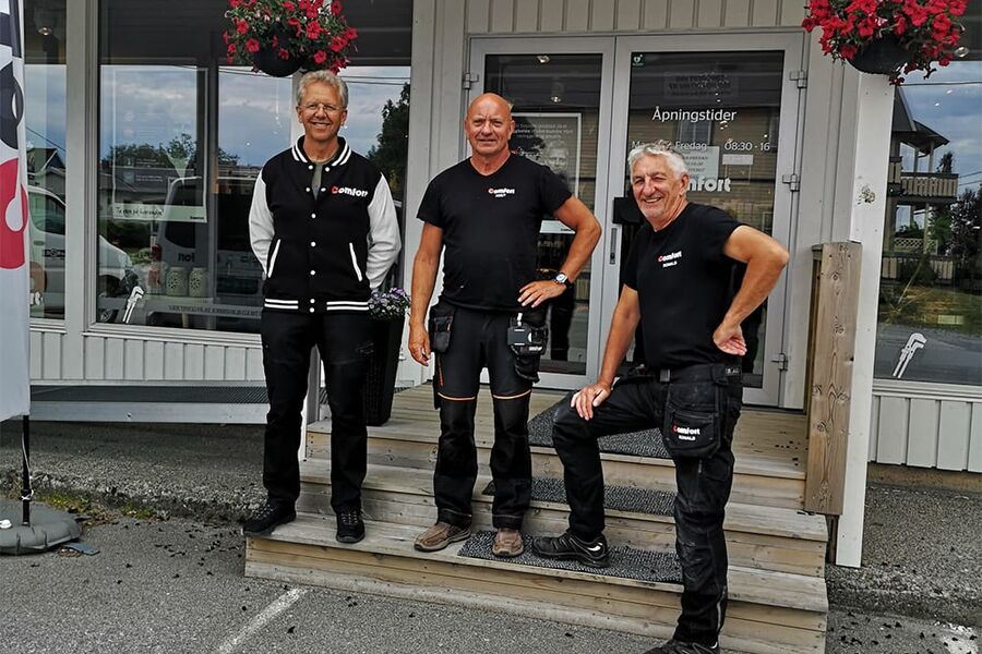Comfort Brønnøysund Rør har et veldig godt år i 2020 så langt, og det ser ut til selskapet vil oppnå den beste omsetningen noensinne i 2020, ttross korona og et litt usikkert marked. Det er disse tre karene svært fornøyd med, fra venstre daglig leder, Viggo Karlsen, Knut Gullvik og Ronald Lien. 