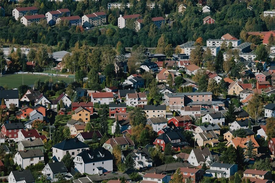 I Oslo (bildet), Bergen og Trondheim blir nesten all strømmen brukt i bygninger. I planleggingen av strømnettet er det derfor avgjørende å ha god oversikt over tilstanden til bygningsmassen. Foto: SINTEF